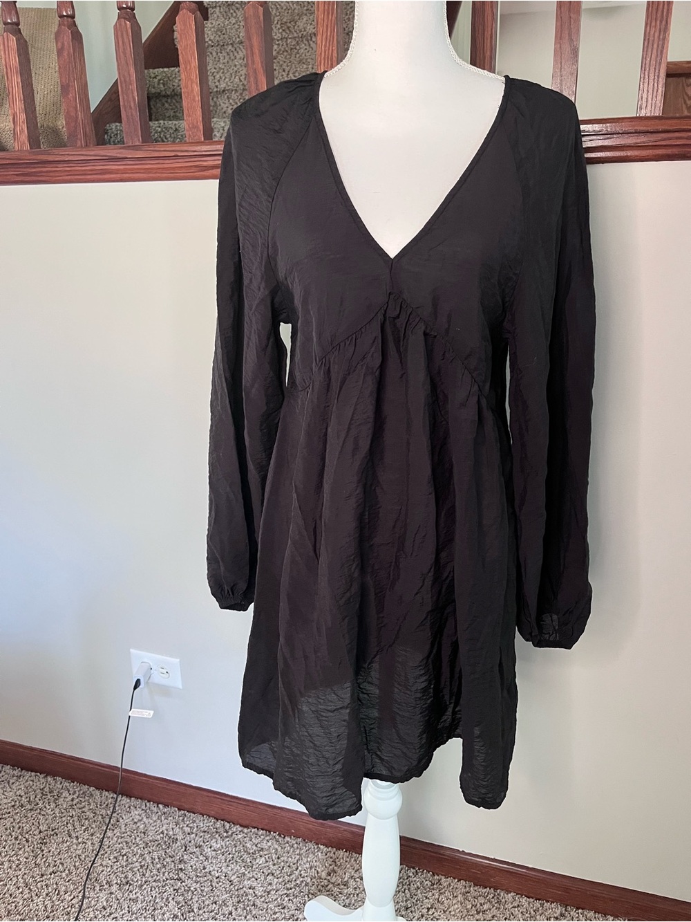 H&M Black Crinkle V-Neck Empire Waist Mini Dress Tunic XS